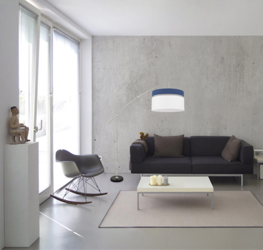 Lampe de plancher moderne NADINA 1 Eglo 39368A dans un salon avec murs de béton